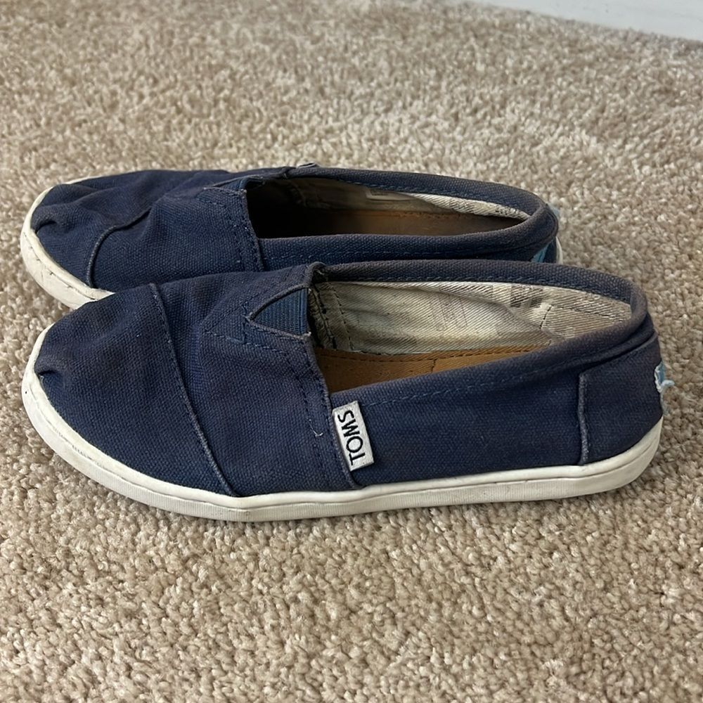Toms Kids Navy Blue Canvas Slip-On Sneakers - Picture 3 of 6